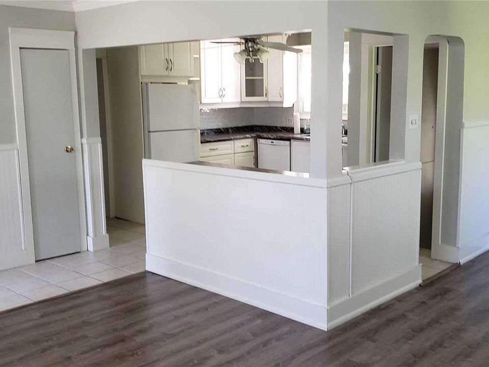 2nd image of 22 Hillcourt Ave