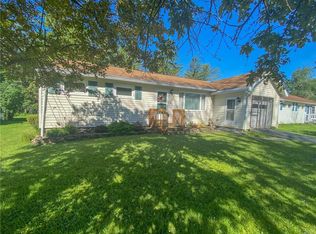 3 Riverside Dr, Auburn, NY 13021