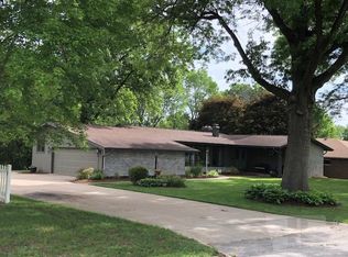 1009 Hillcrest Dr, Fairfield, IA