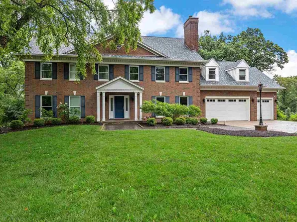 3016 Forest Gate Cir NE, Iowa City, IA 52240