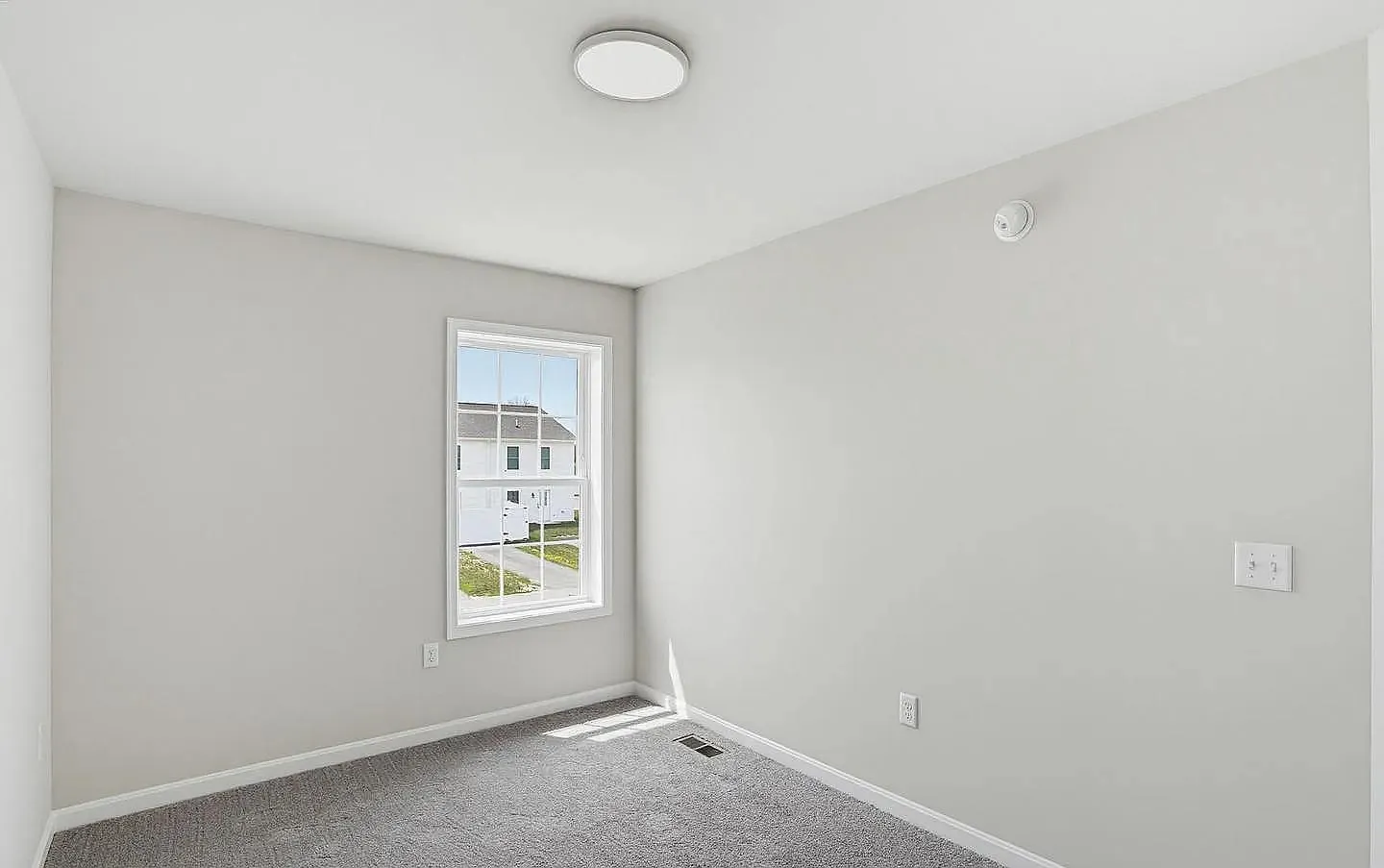 3 bed, 2.5 bath, 1429 sqft, $2,250 — Photo 2