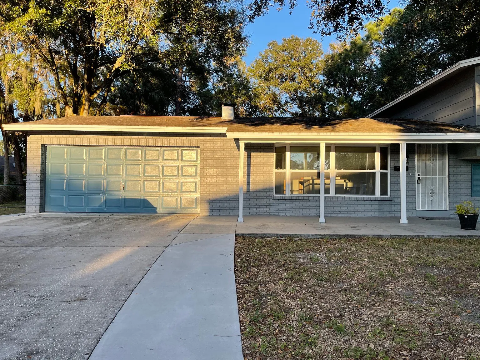 5 bed, 2110 sqft, $3,995 — Photo 2