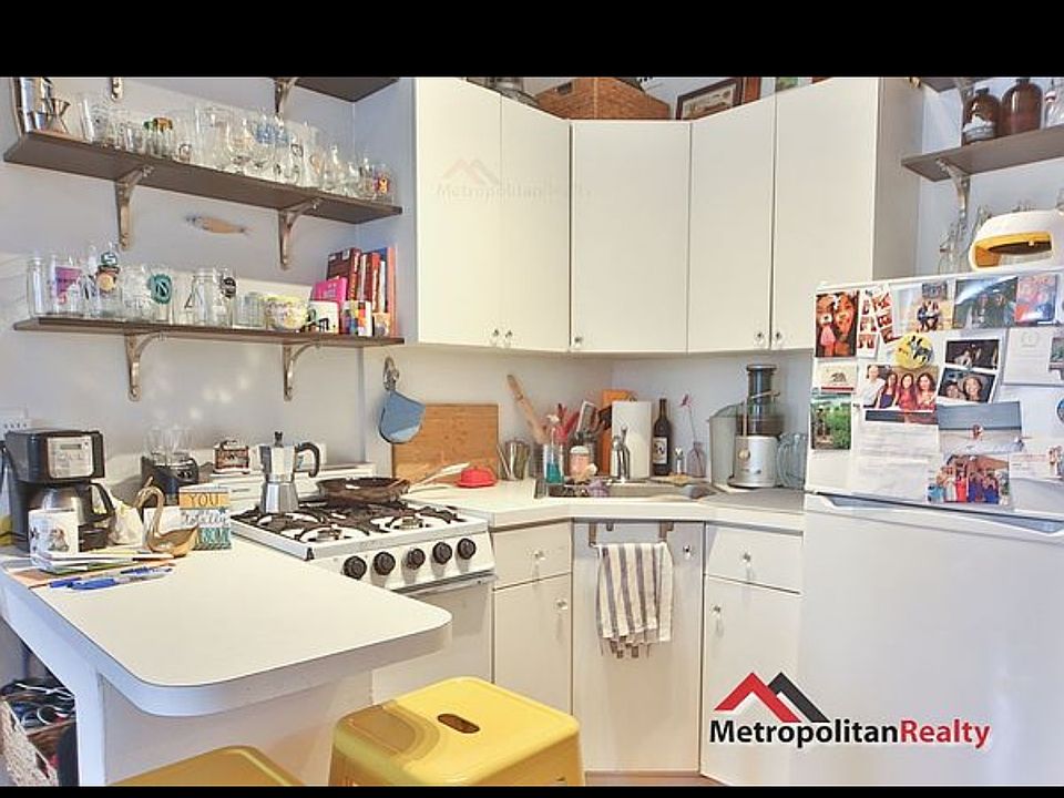 2nd image of 456 7th Ave APT 3
