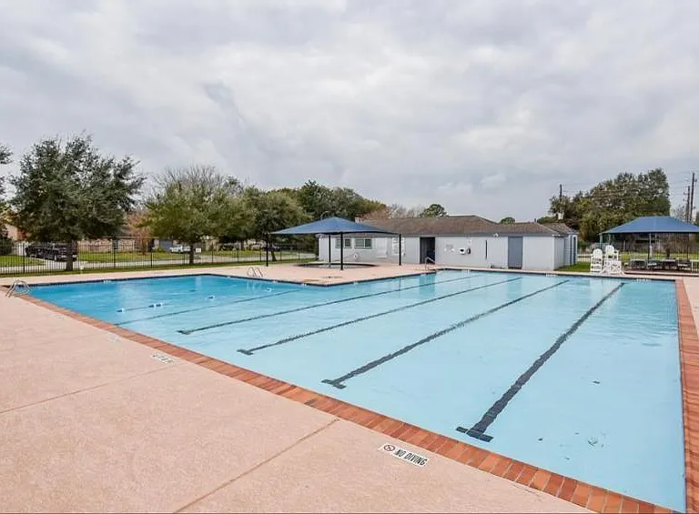 17006 Enchanted Cir E — Photo 36