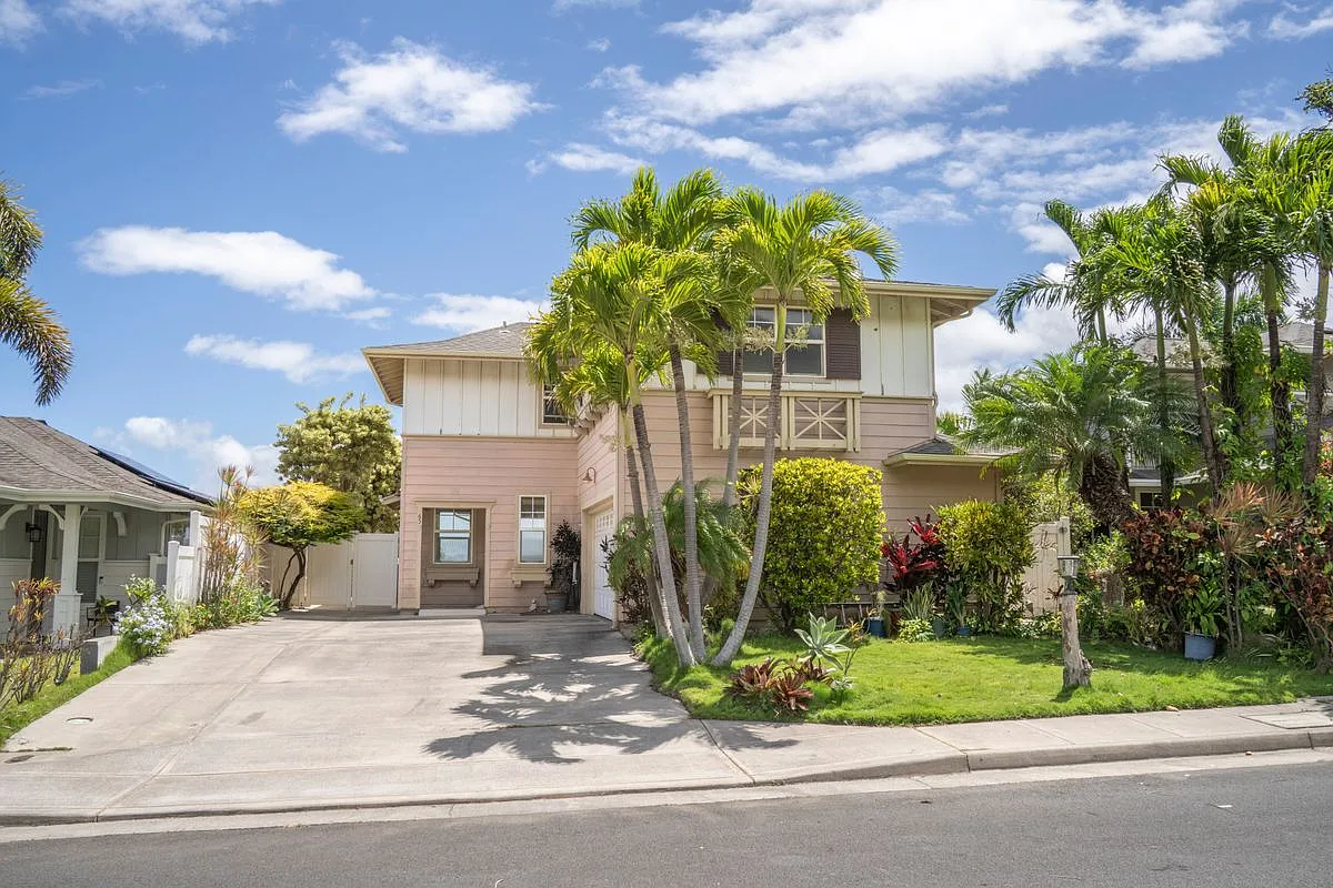 3 bed, 2.5 bath, 1750 sqft, $5,000 — Photo 1