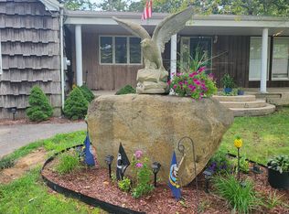 35 Bay Rd, Brookhaven, NY 11719