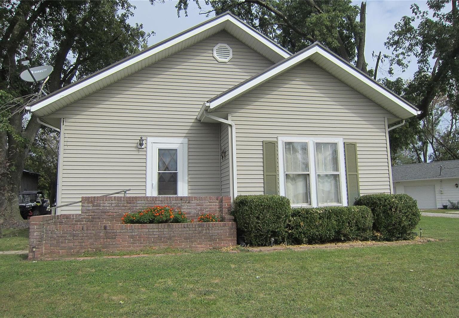 1003 E 3rd St, Saint Peter, IL 62880 Zillow