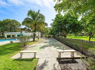 6075 N Sabal Palm Blvd APT 313, Tamarac, FL 33319