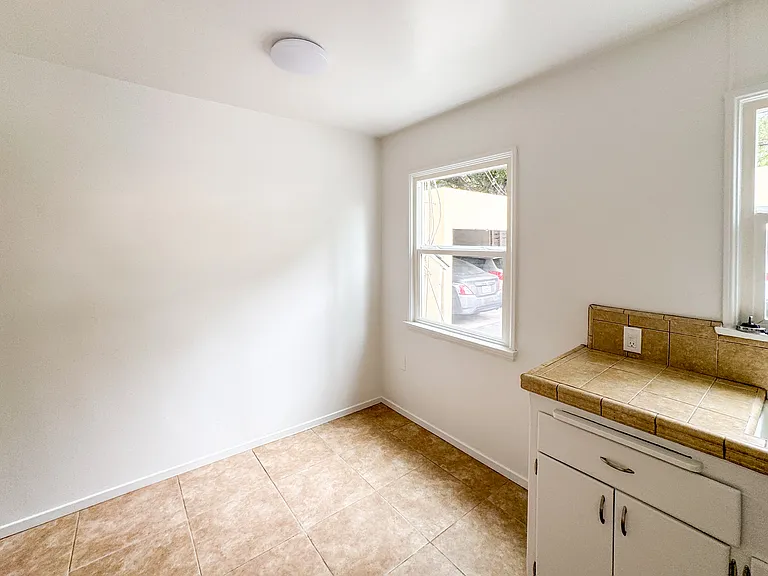 11820 Magnolia Blvd #11820 — Photo 6