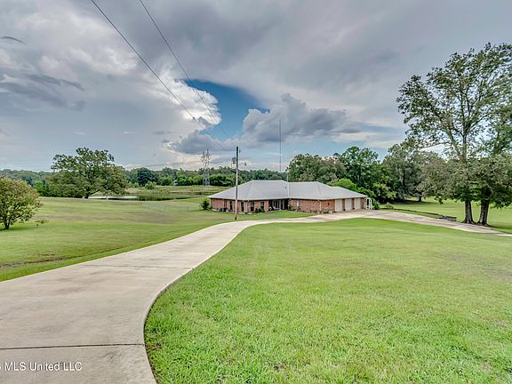 3rd image of 2865 Seven Springs Rd