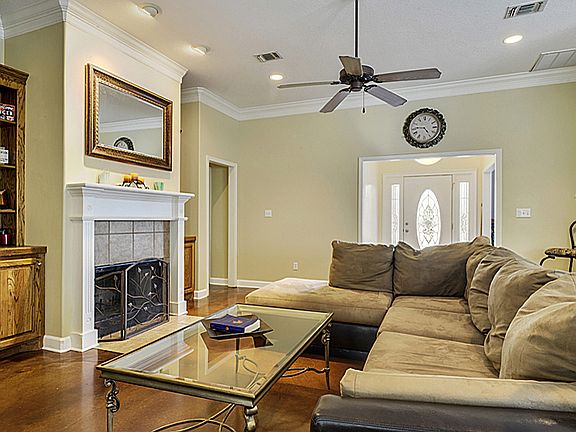 4th image of 14271 Carriage Cir