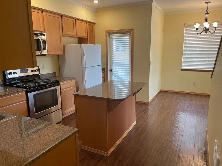 210 Sagebrook Ln — Photo 6