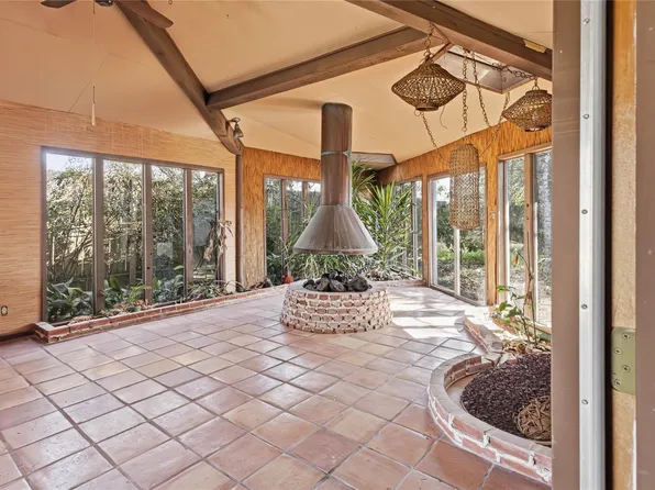 5910 Zenith St, Beaumont, TX 77706