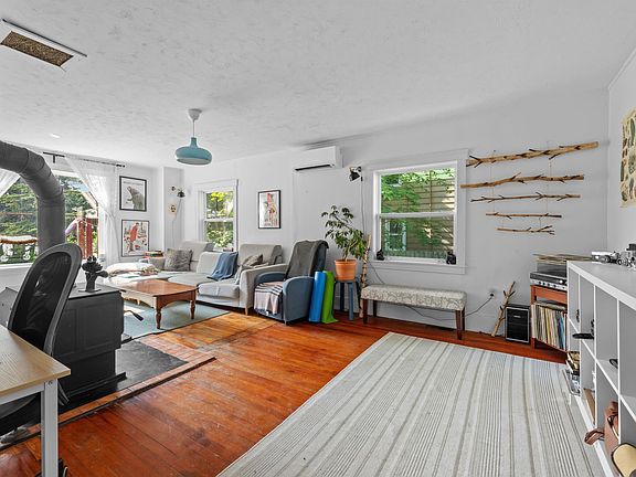 5th image of 22 Egan St