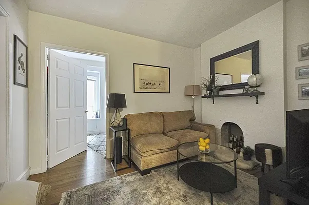 Rented by Compass | media 7