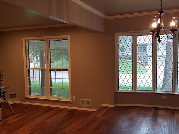  Open Dining & Living room