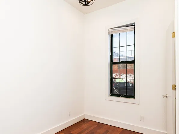 276 Boerum Street image 15 of 19