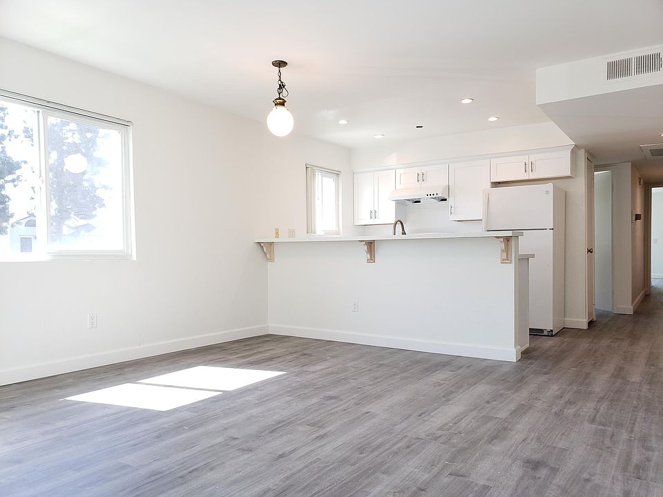 Dining Room & Kitchen