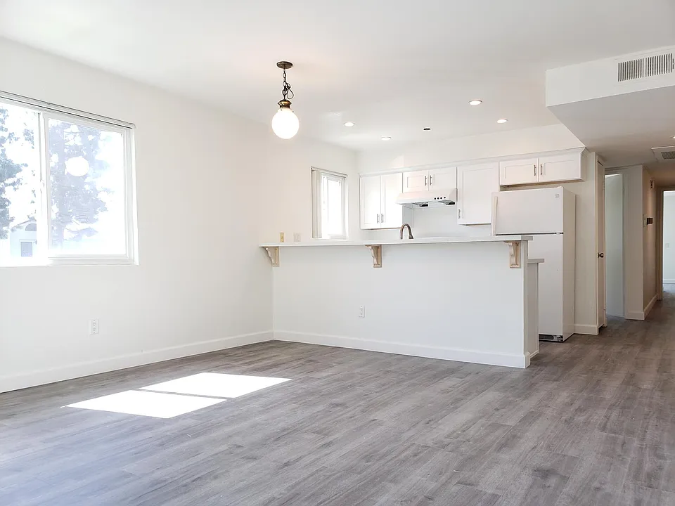 Dining Room & Kitchen