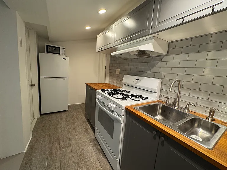 1639 S Hancock St — Photo 8