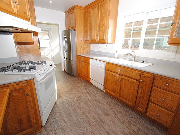 3rd image of 5819 Hardwick St