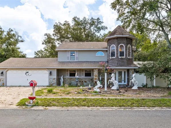 3030 Shadow Oaks Dr, Holiday, FL 34690