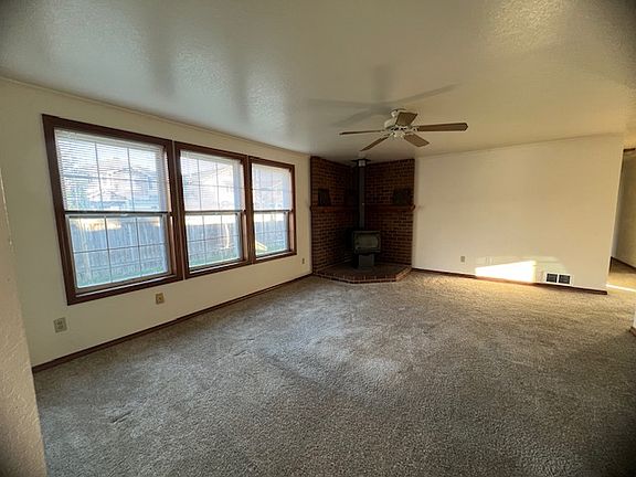4th image of 8515 12th Pl SE