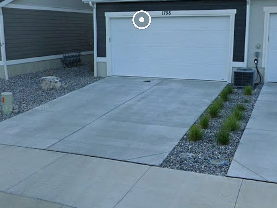 2nd image of 1798 N Blue Iris Ave