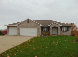 1408 Wilbert Hill Ct, Green Bay, WI 54313