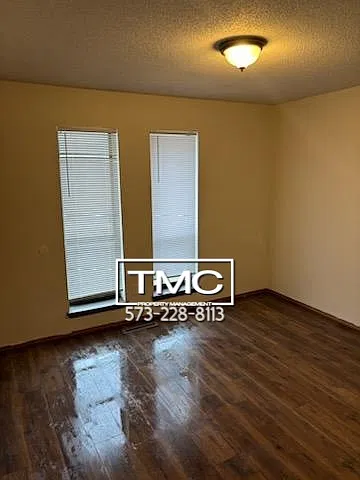 2 bed, 1.5 bath, 900 sqft, $1,000 — Photo 3