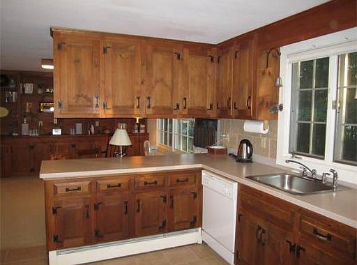 3rd image of 548 Great Rd