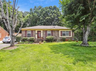 1529 Plumstead Rd, Charlotte, NC 28216