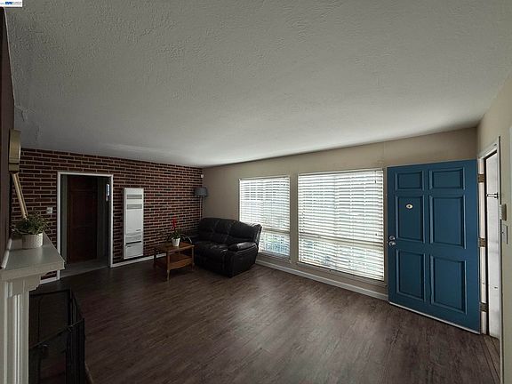 5th image of 1362 Esser Ave