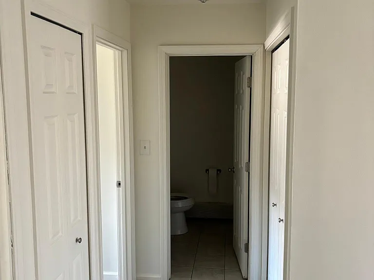 4067 Agnes Ave — Photo 2