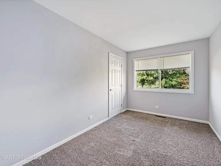 450 Valley Dr #101 — Photo 8