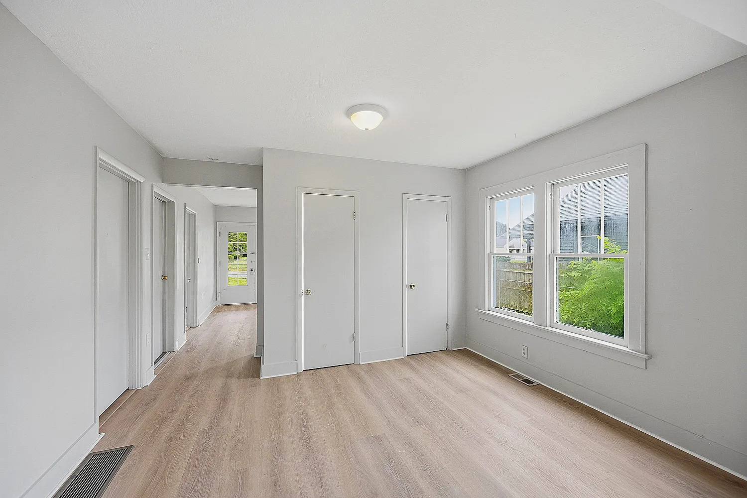 2 bed, 816 sqft, $1,200 — Photo 4