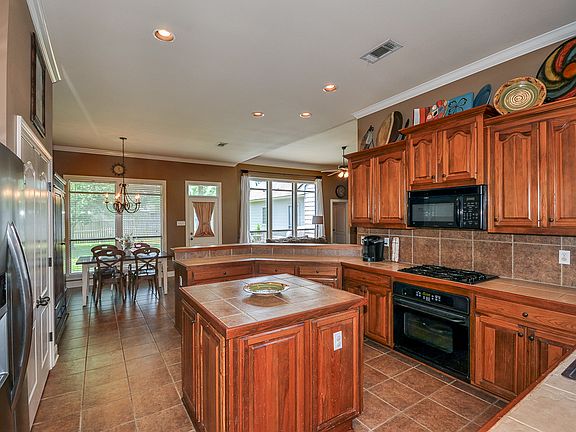 5th image of 12335 Sugarmill Dr