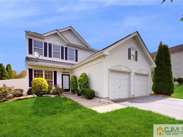 4 Berkshire Way, East Brunswick, NJ 08816