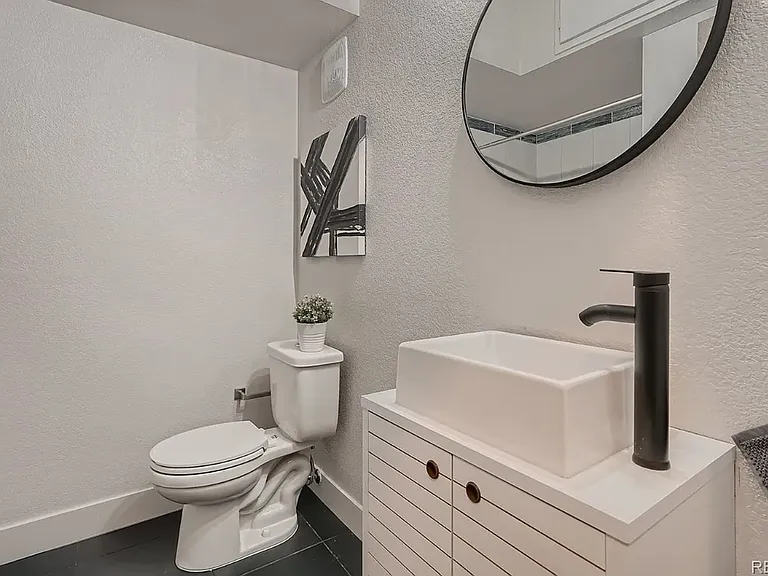 3308 Curtis St — Photo 16