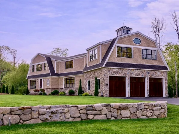 70 McCallar Ln, Concord, MA 01742