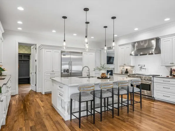 211 S Cherry St, Denver, CO 80246