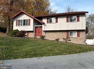 2776 Stevens Summit Dr, Columbia, PA 17512