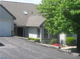 122 Hawthorne Ct, Wyomissing, PA