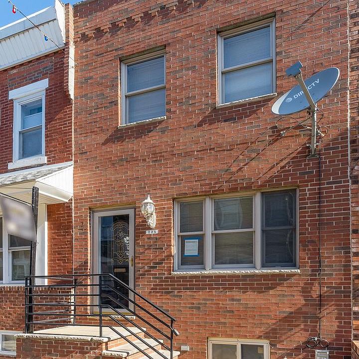 1st image of 225 Tree St