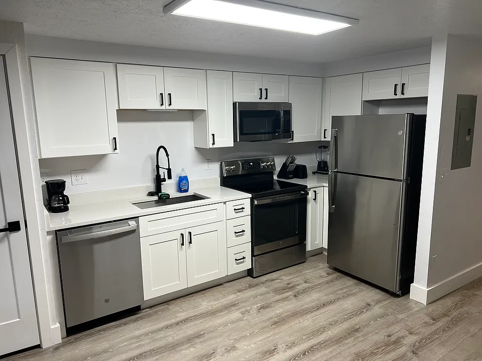 225 Cheyenne Dr