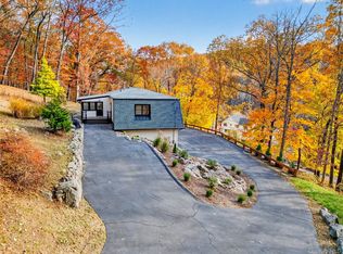 9 Tiorati Trl, Stony Pt, NY 10980