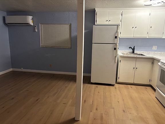 2nd image of 2513 Crawford St APT 2