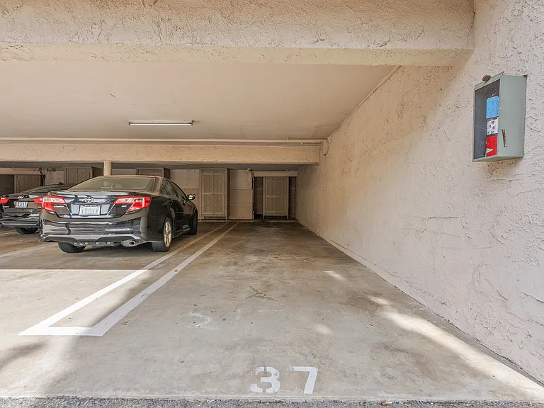 5055 Coldwater Canyon Ave #217 — Photo 36