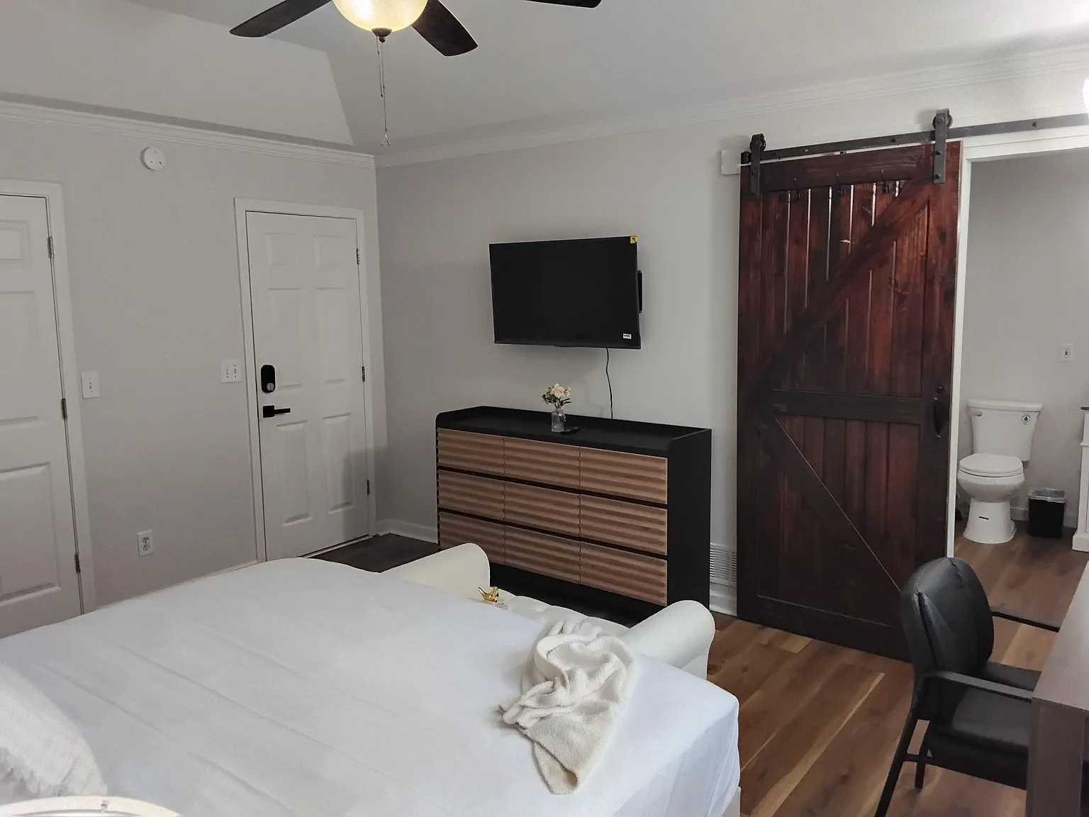 4 bed, 4.0 bath, 1526 sqft, $1,347 — Photo 3