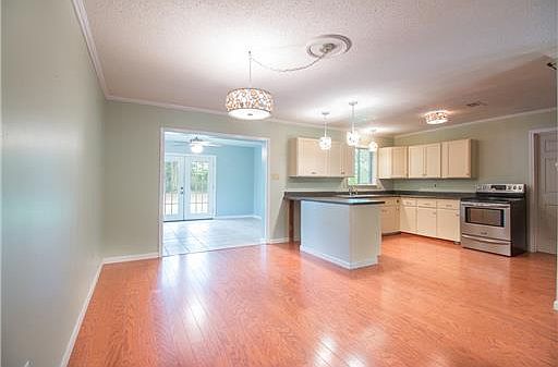 2nd image of 451 Glen Valley Way